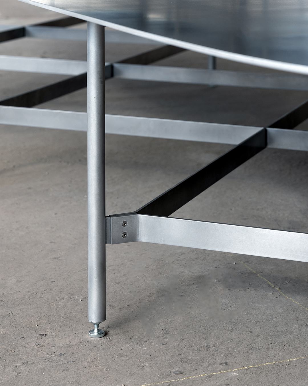 TBL X, modular table designed & developed by Atelier belge & Low Architecten